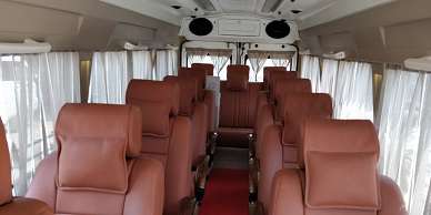 12 Seater Maharaja Tempo Travel Hire In Delhi